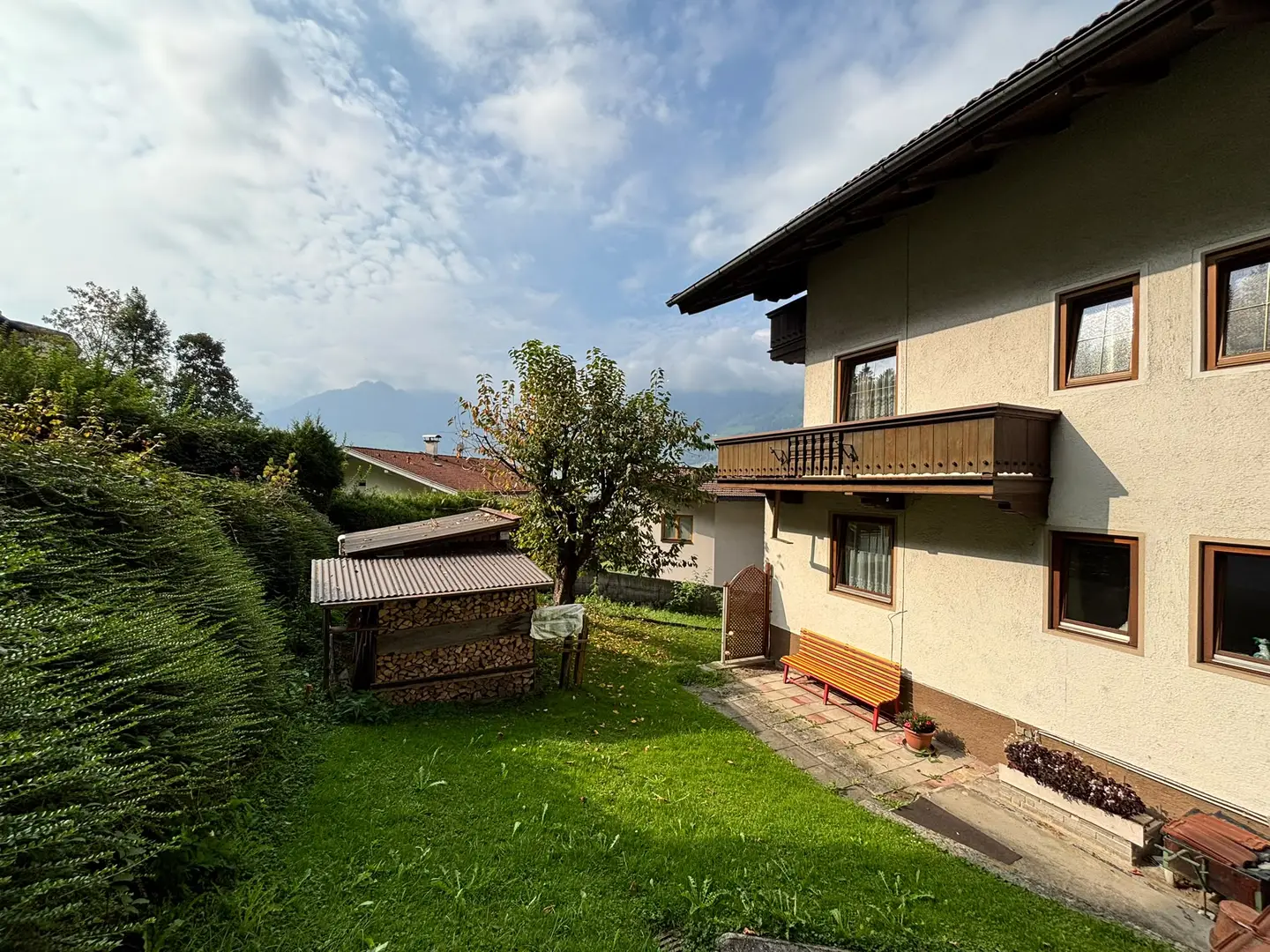 Ruhig am Waldrand mit Terrasse und Aussicht Familienwohnung