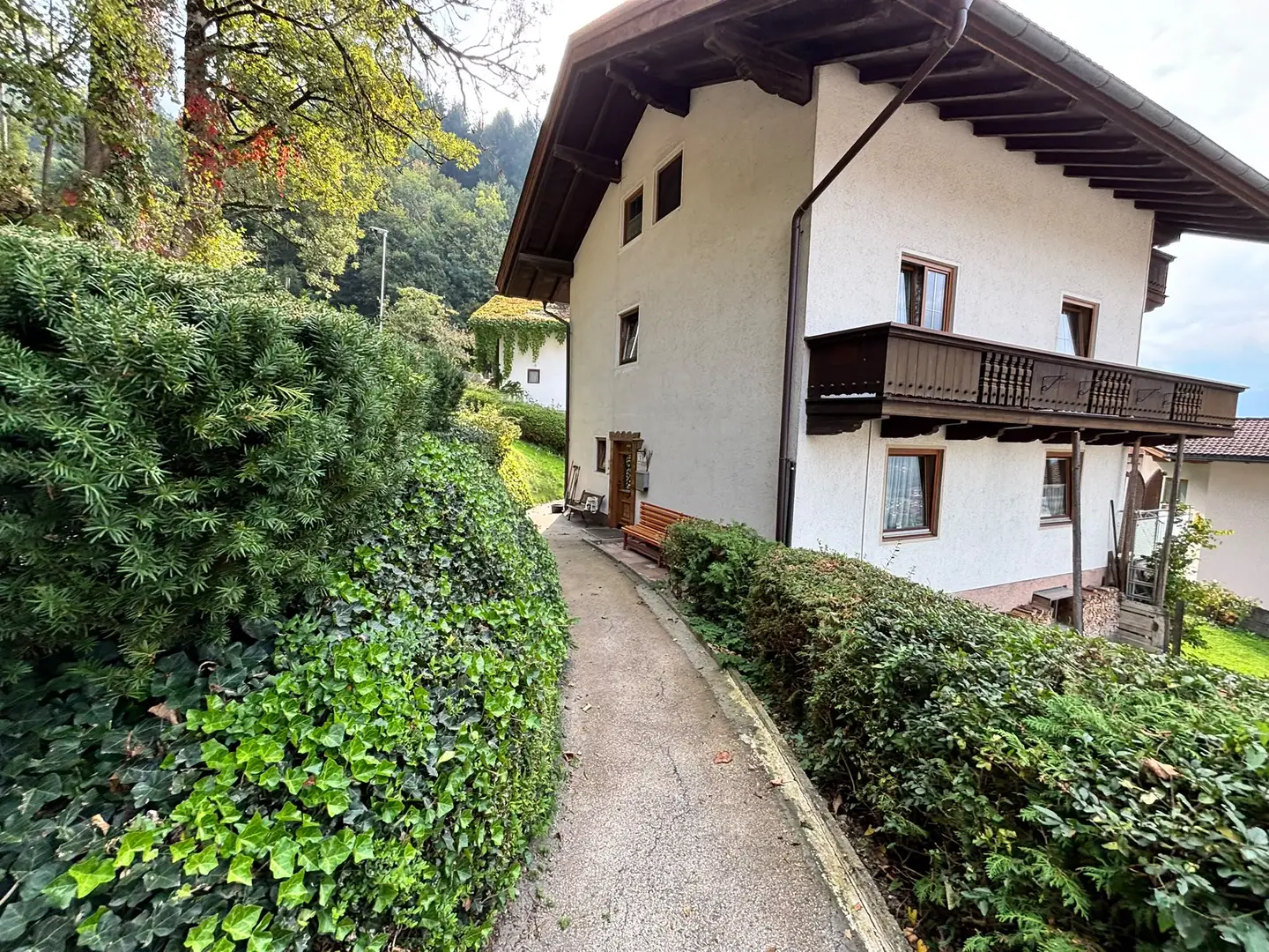 Ruhig am Waldrand mit Terrasse und Aussicht Familienwohnung