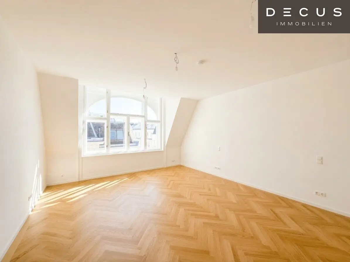 Exclusive first occupancy after renovation | 4 rooms | air conditioning | high-quality fittings | inner city location