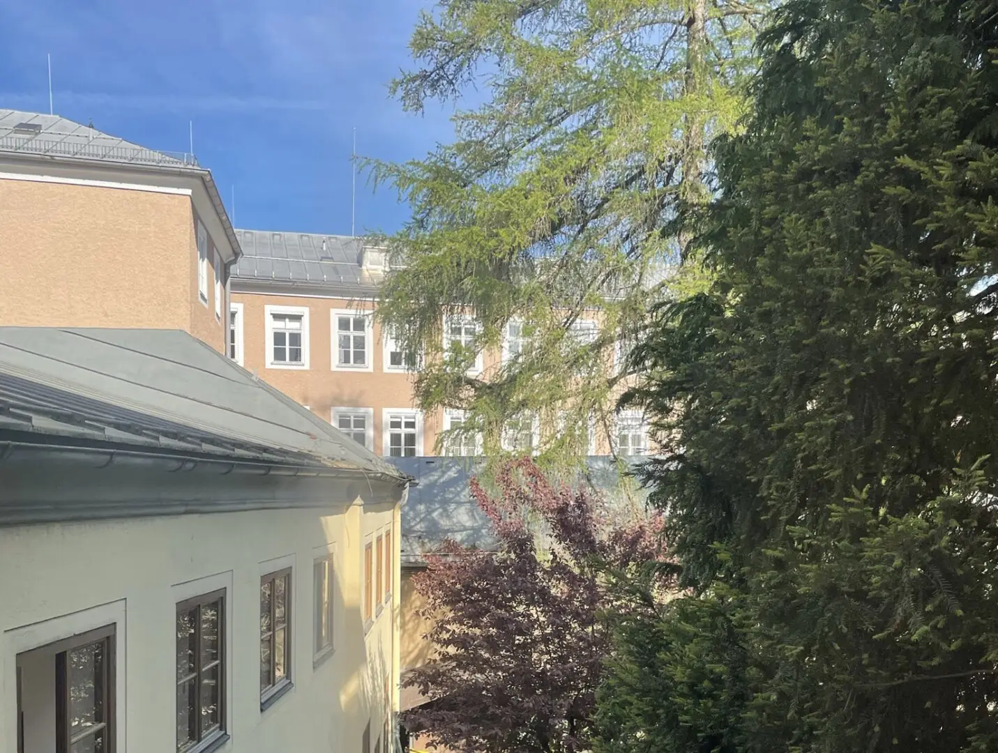 Bright 3-room Old Town Apartment at Papagenoplatz