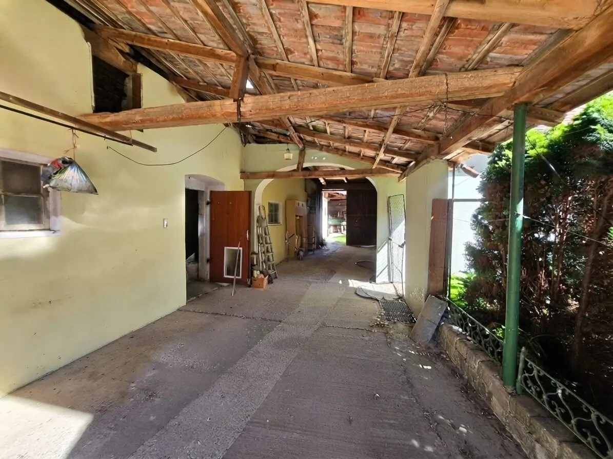 Vielseitiges Anwesen mit historischem Wohnhaus - großer Innenhof, zahlreiche Nebengebäude - 260 m² Maschinenhalle &amp; moderner PV-Anlage