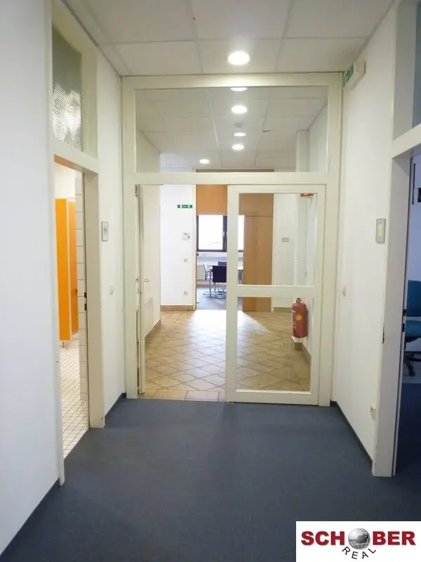OFFICE 1.5 rooms - € 485 total rent incl. heating, electricity