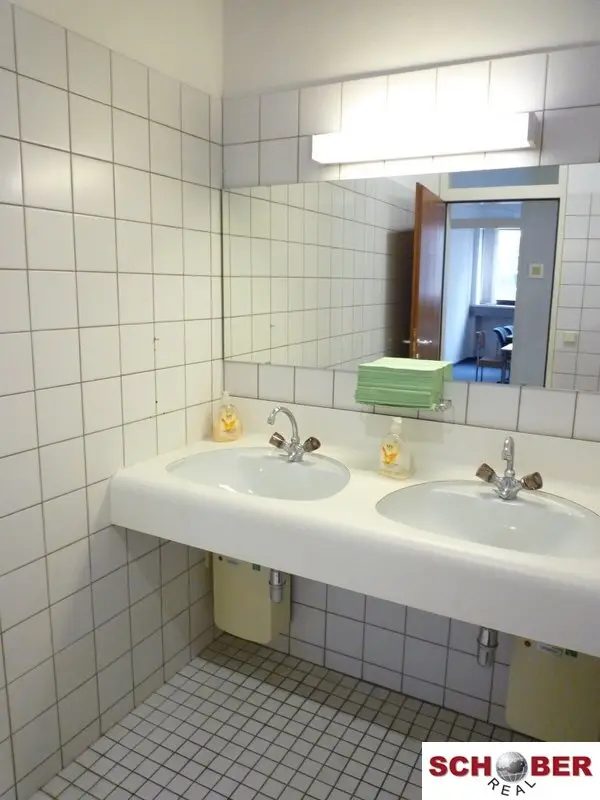 OFFICE Great offer! € 340,-- total rent incl. heating, electricity