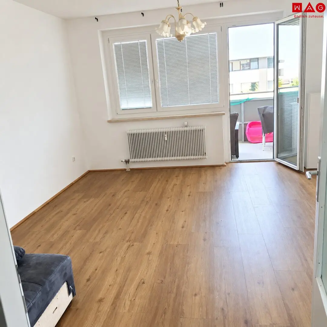 Großzügige 3-Zimmer Wohnung mit Balkon, Aufzug und Tiefgarage in zentraler Lage in Haid! Umgeben von ausgezeichneter Infrastruktur!