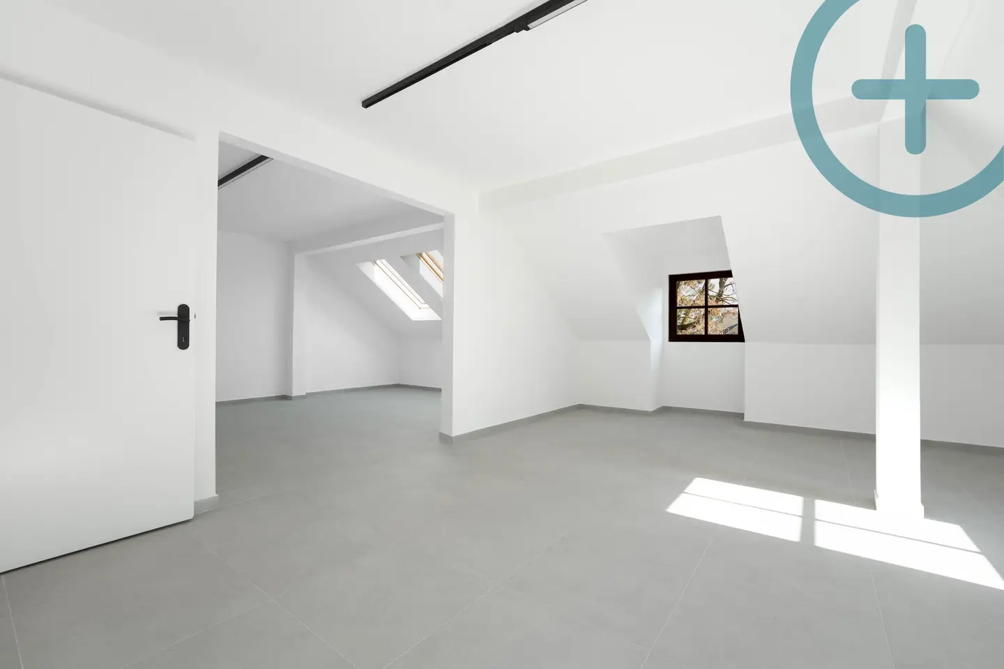 Lightfilled Wohnung first occupancy after renovation in Sievering