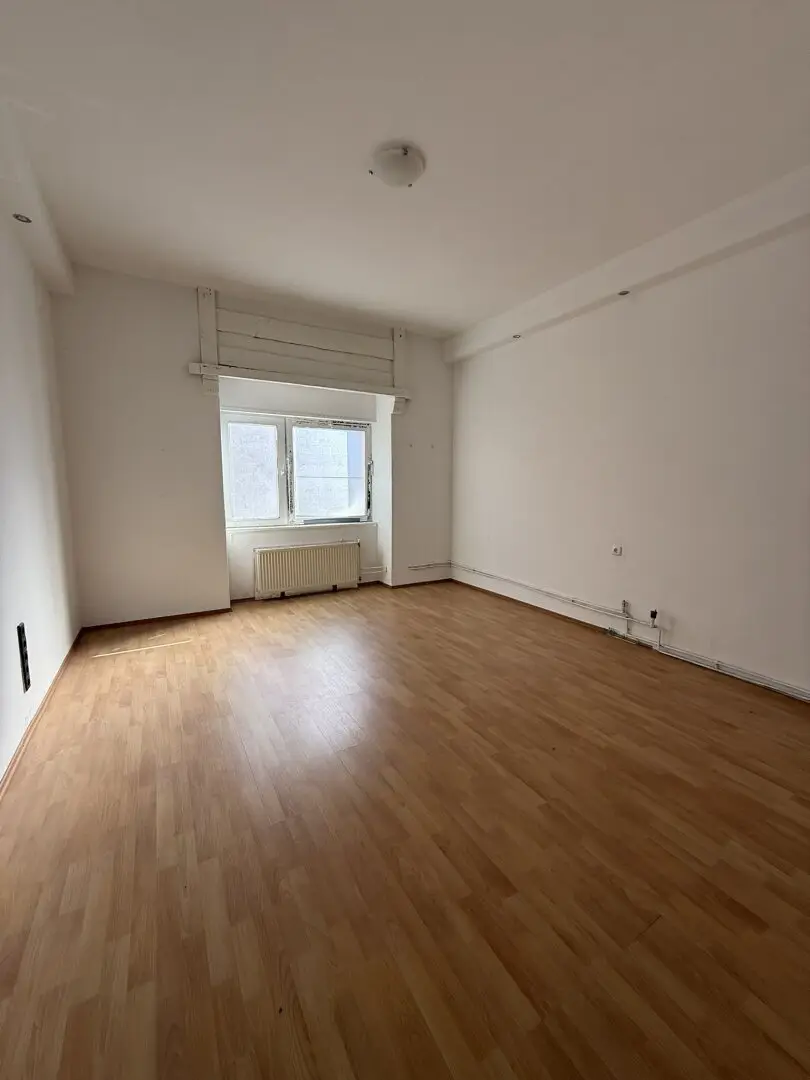 Geschäftslokal mit darüberliegender Wohnung - Leopoldauer Straße 66