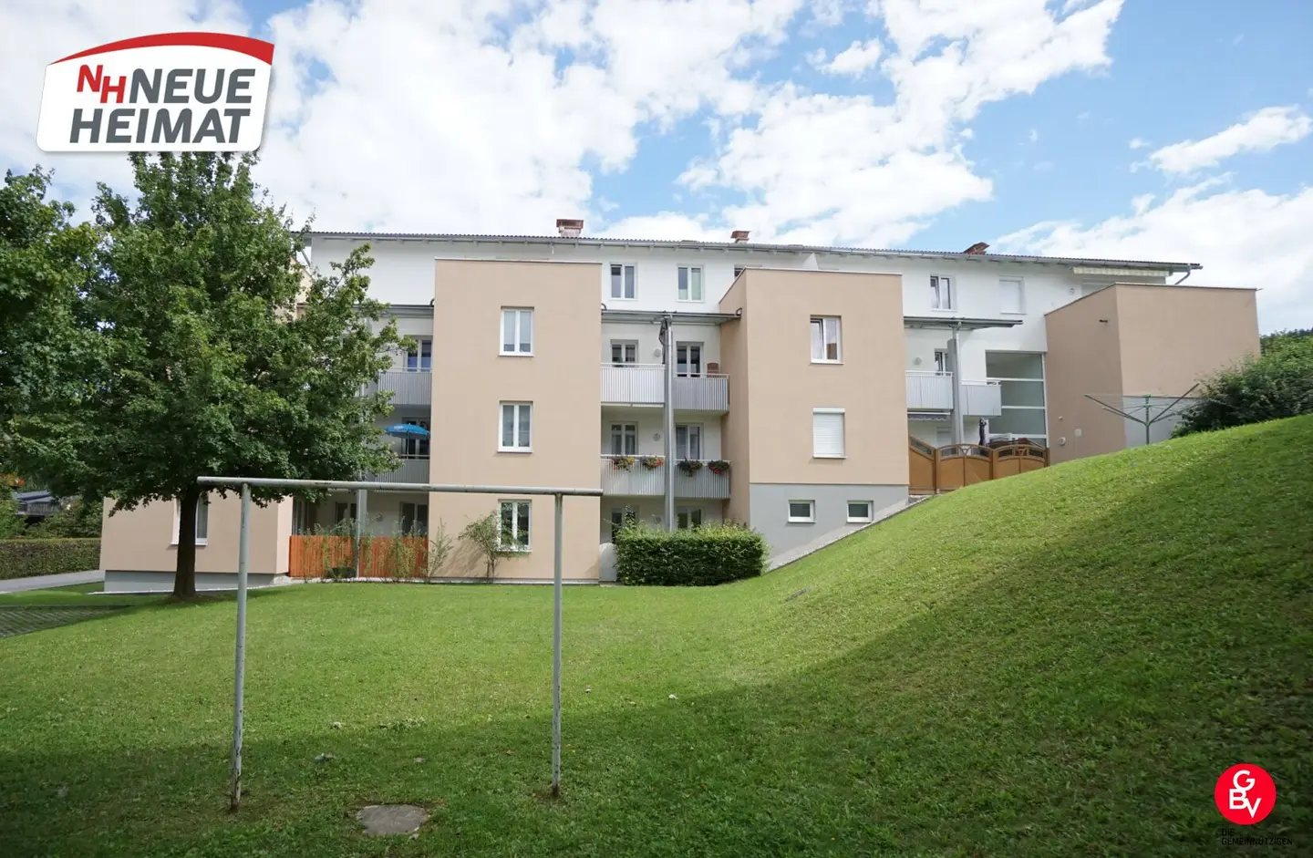 2-ZIMMER-DACHGESCHOSSWOHNUNG UMGEBEN VON WUNDERSCHÖNER BERGLANDSCHAFT!