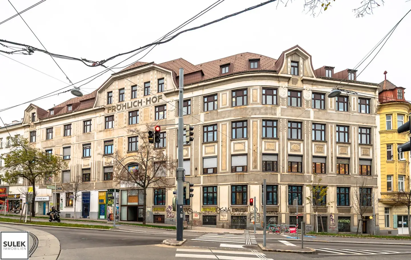 Representative open-plan office / practice space (529 m²) in historic old building — Renovation by owner — near U3 Schweglerstraße | Commission free!