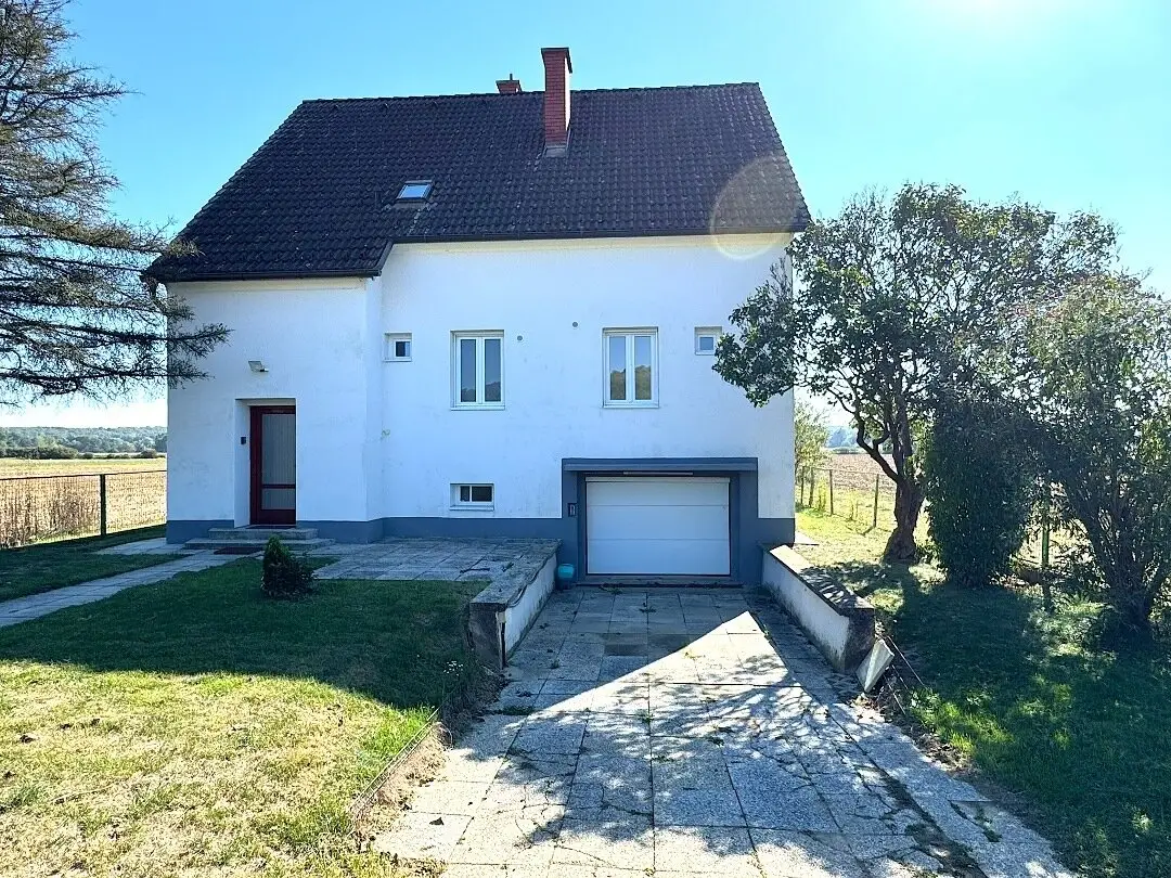 Renoviertes Mehrfamilienhaus in sonniger Ruhelage – Südterrasse, Fernblick, großer Garten &amp; PV-Anlage