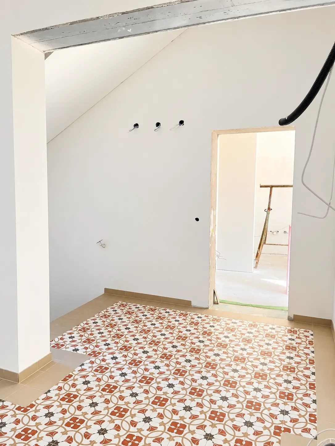 Erstbezug Wohnung im revitalisierten Gründerzeithaus mit Terrasse