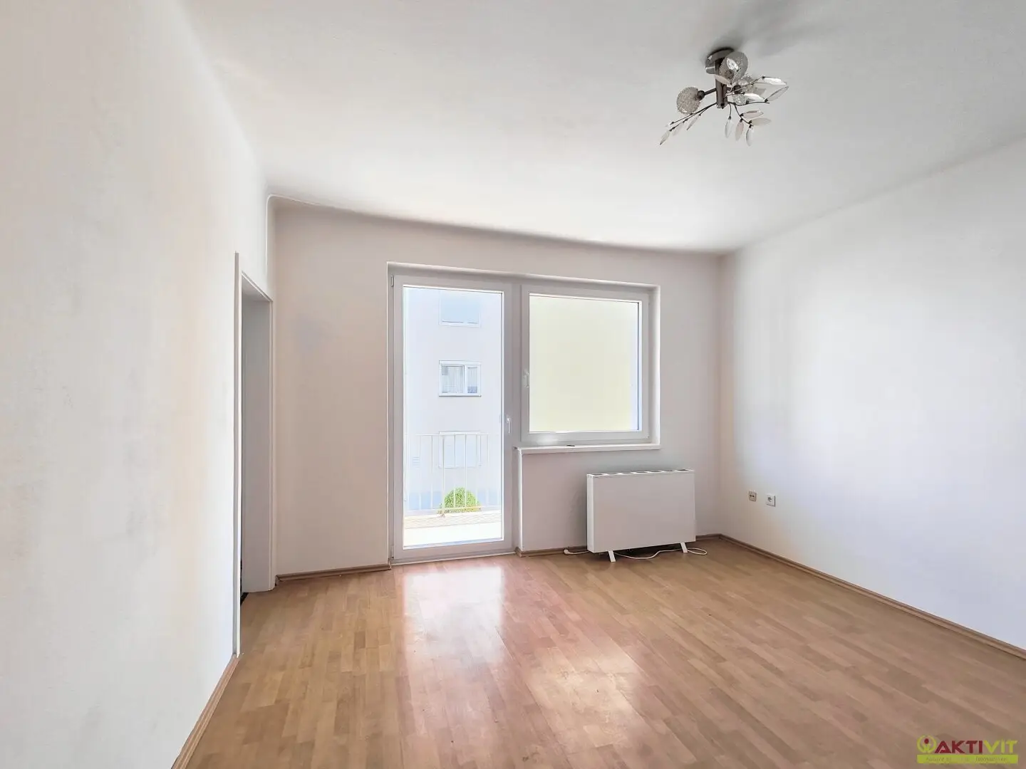 Vollständig sanierte 2-Zimmer-Wohnung mit Balkon und Keller in Zeltweg.