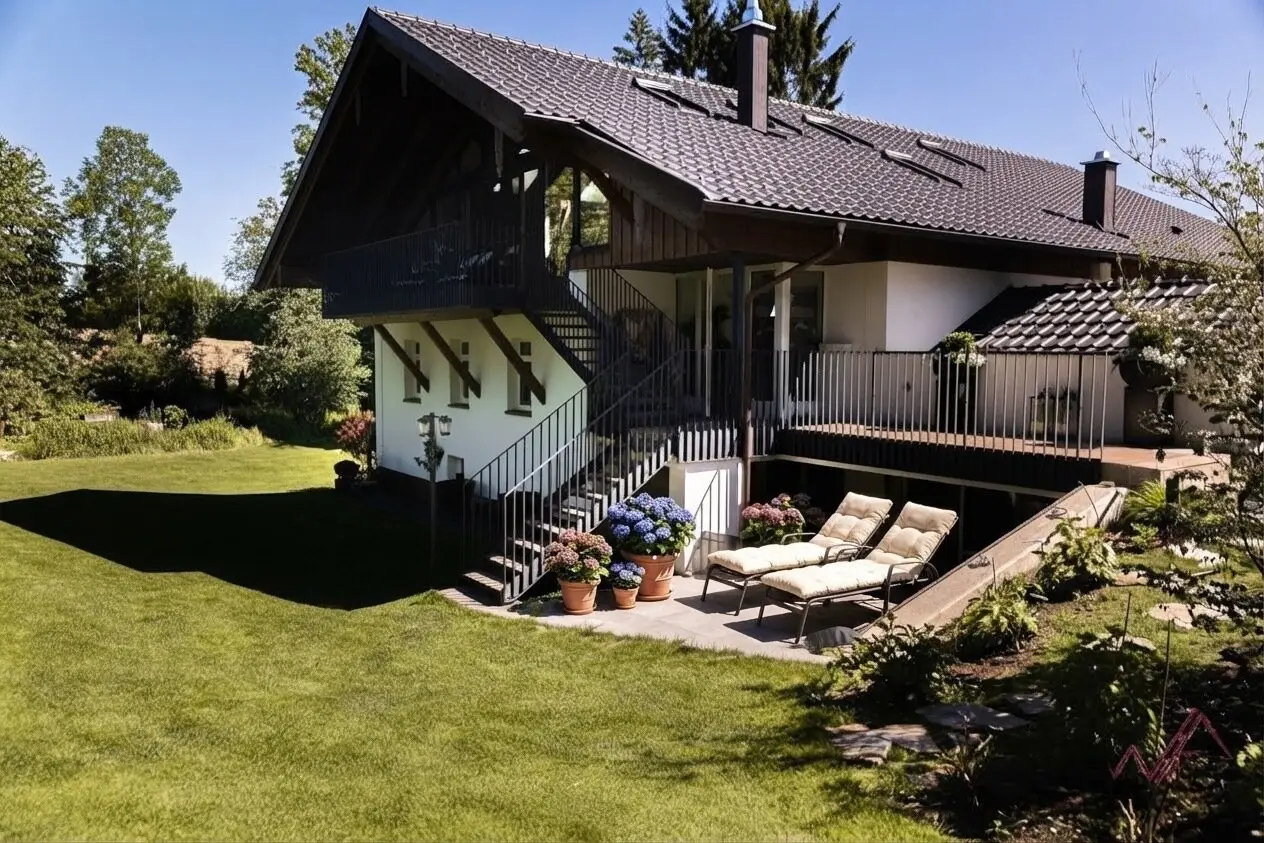 liebevoll revitalisiertes Bauernhaus in idyllischer Lage