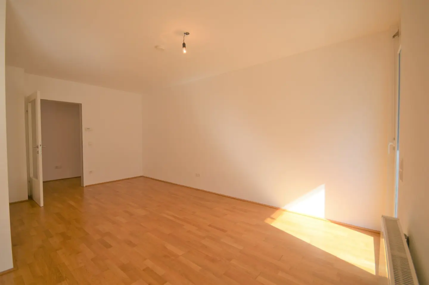 4-room family residence with balcony, in the middle of the Third