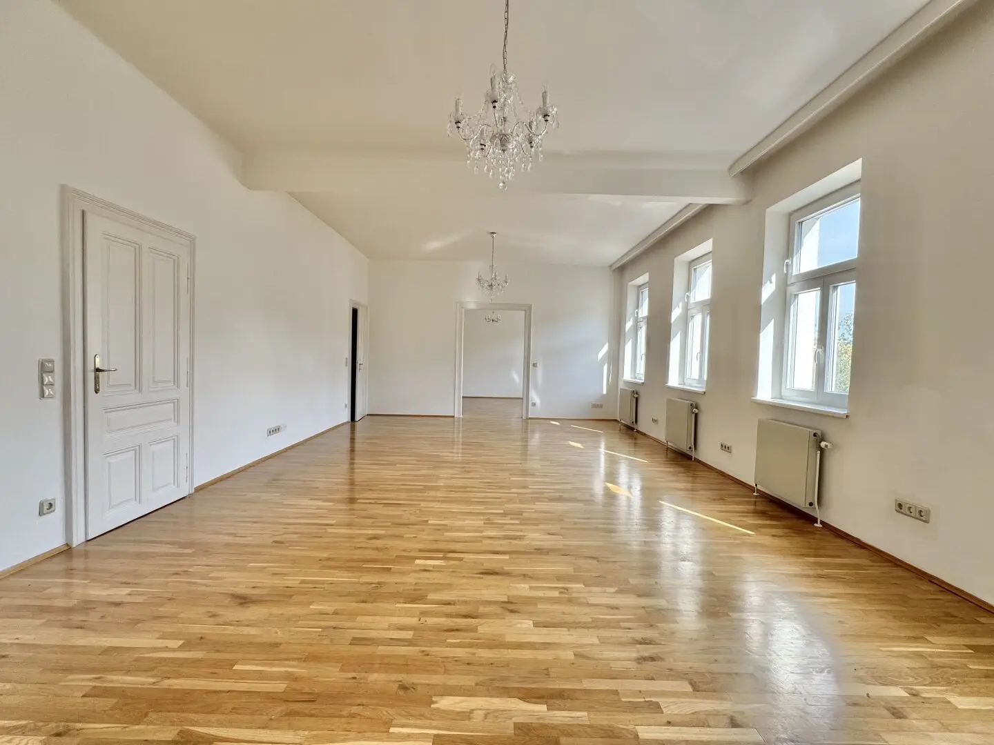 Open-ended - family-friendly 4.5 rooms near U3 Enkplatz