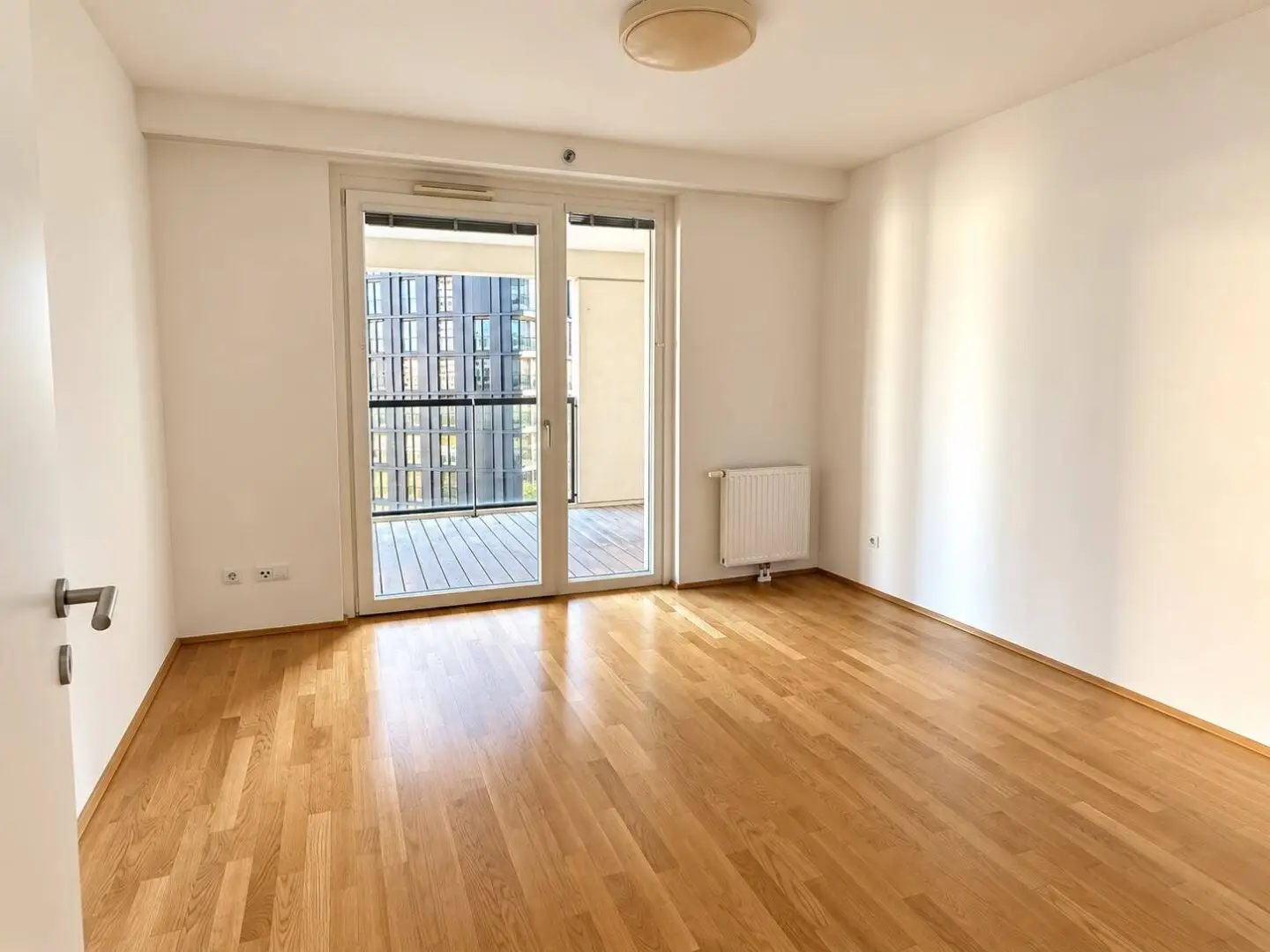Modernes 3-Zimmer-Apartment in DC Living mit Balkon, Garage, Fitness &amp; Sauna - UNO CITY