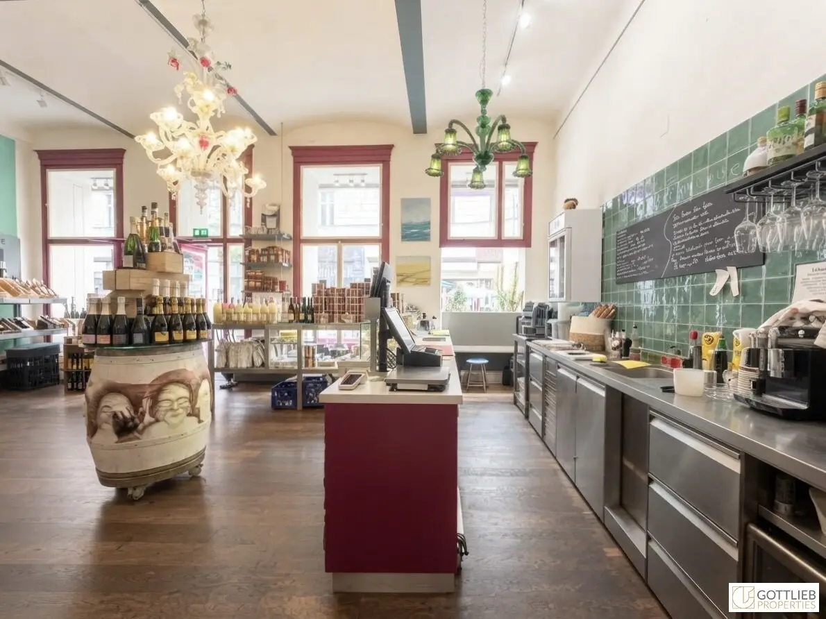 Prime location Servitengasse! Perfectly established international delicatessen shop in a high-traffic location with a beautiful outdoor seating area