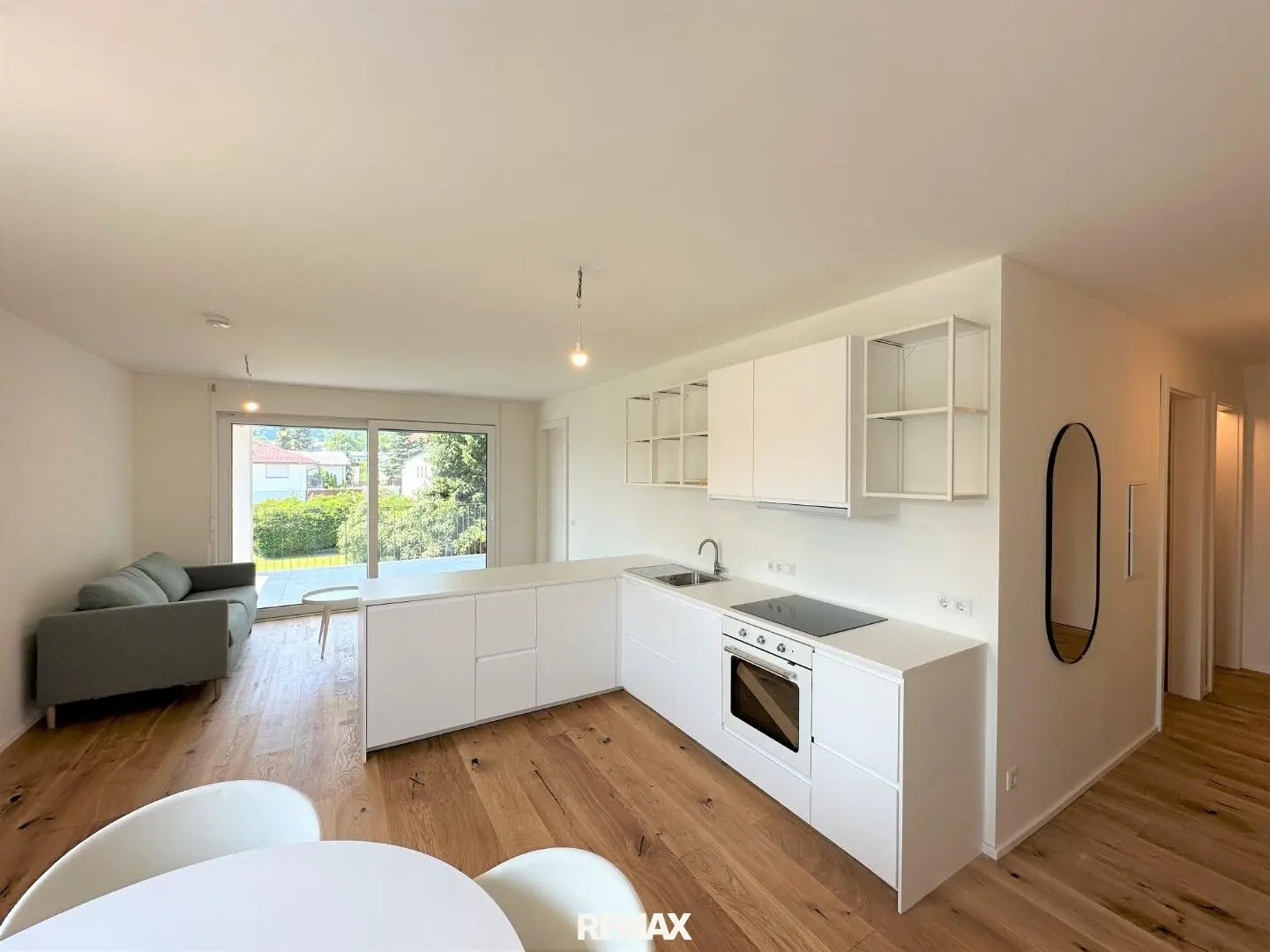 For Rent: Modern, furnished 2-room apartment with XL terrace in Krumpendorf