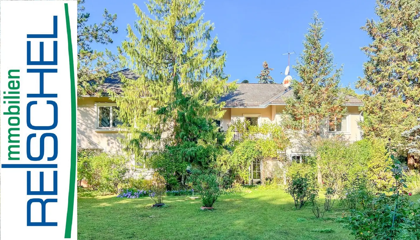 Elegante Maisonettewohnung mit Innenpool und großem Garten