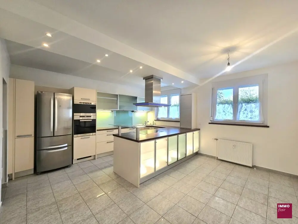 5-Zimmer-Wohnung mit Loggia und zusätzlichen 40 m² Magazin