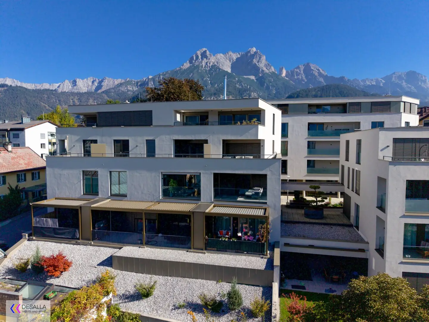 Moderne Wohnung in zentraler Lage mit Tiefgarage Terrasse und Bergblick mitten im Zentrum - Baujahr 2021
