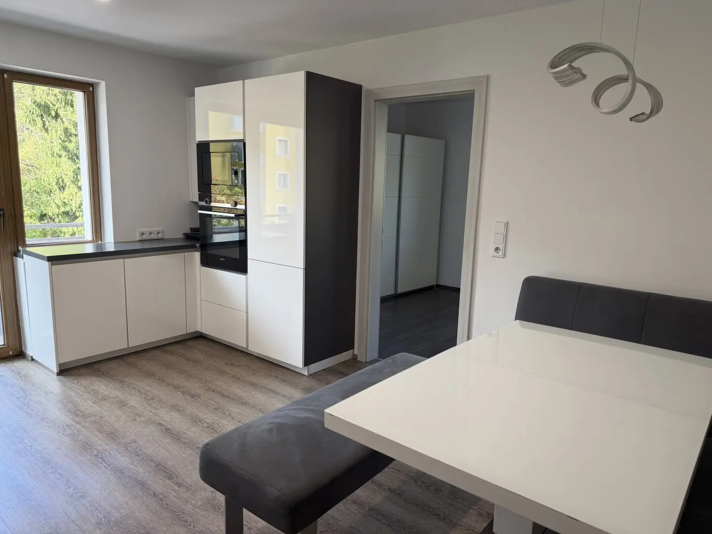 Cozy 3-room apartment with two balconies in a central location