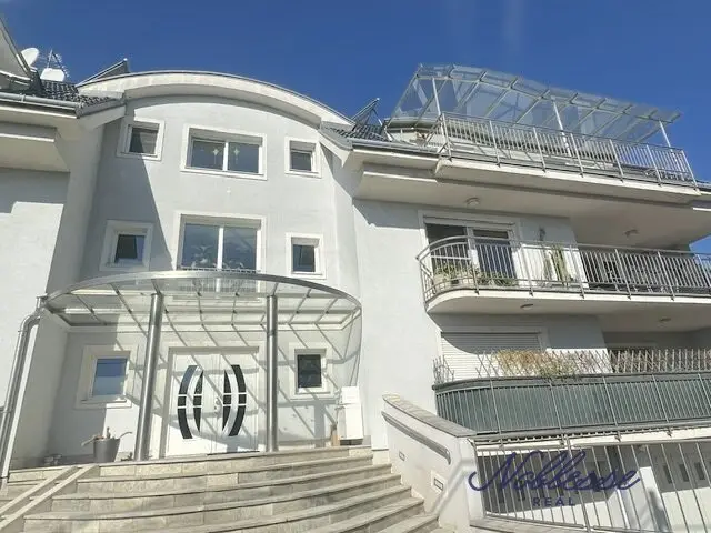 Ideal family apartment with terrace and 1 parking space with perfect transport connection to Kagran and VIC