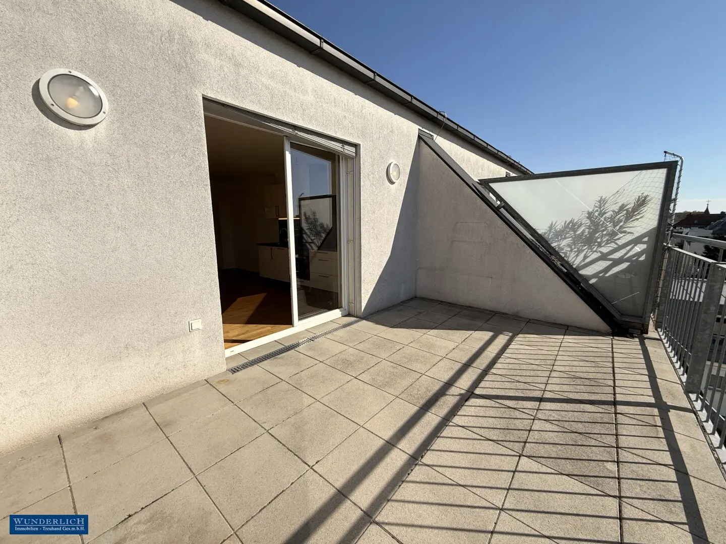 Top roof terrace maisonette
