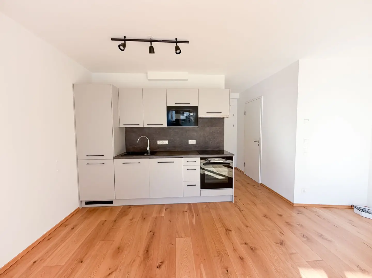 Am Bienenfeld! Moderne 2-Zimmer-Wohnung mit Terrasse und Garten in beliebter Lage zu vermieten!