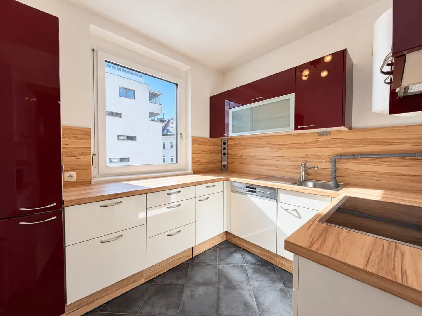 CITY LIFE WITH GREEN VIEW | approx. 57.33 m² living space | 2 rooms | Elevator | Fitted kitchen | U6 &amp; S-Bahn