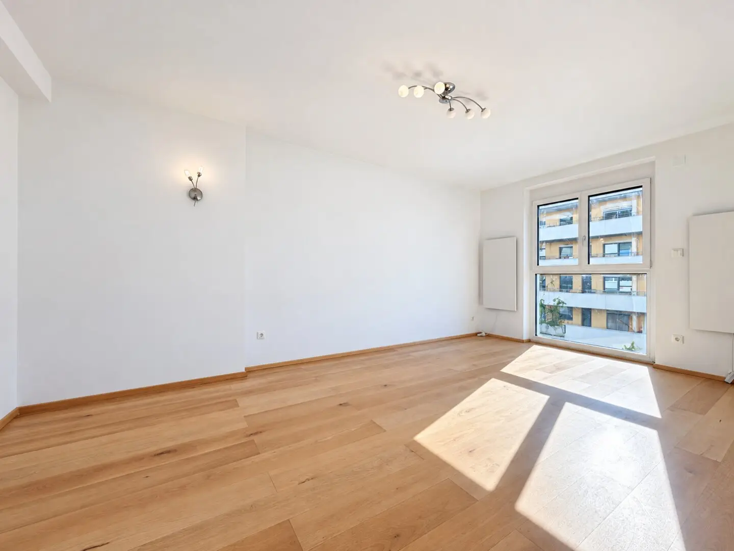 CITY LIFE WITH GREEN VIEW | approx. 57.33 m² living space | 2 rooms | Elevator | Fitted kitchen | U6 &amp; S-Bahn