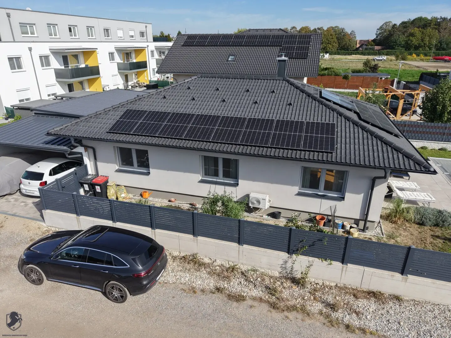 Modern single family house with pool, terrace and outbuilding in Absdorf