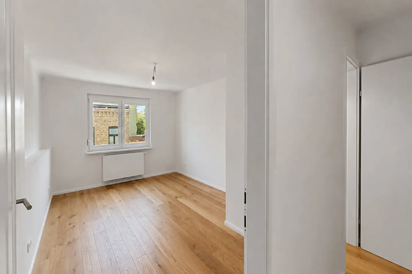 IMMEDIATELY AVAILABLE First occupancy after renovation, 2-room apartment with loggia and elevator