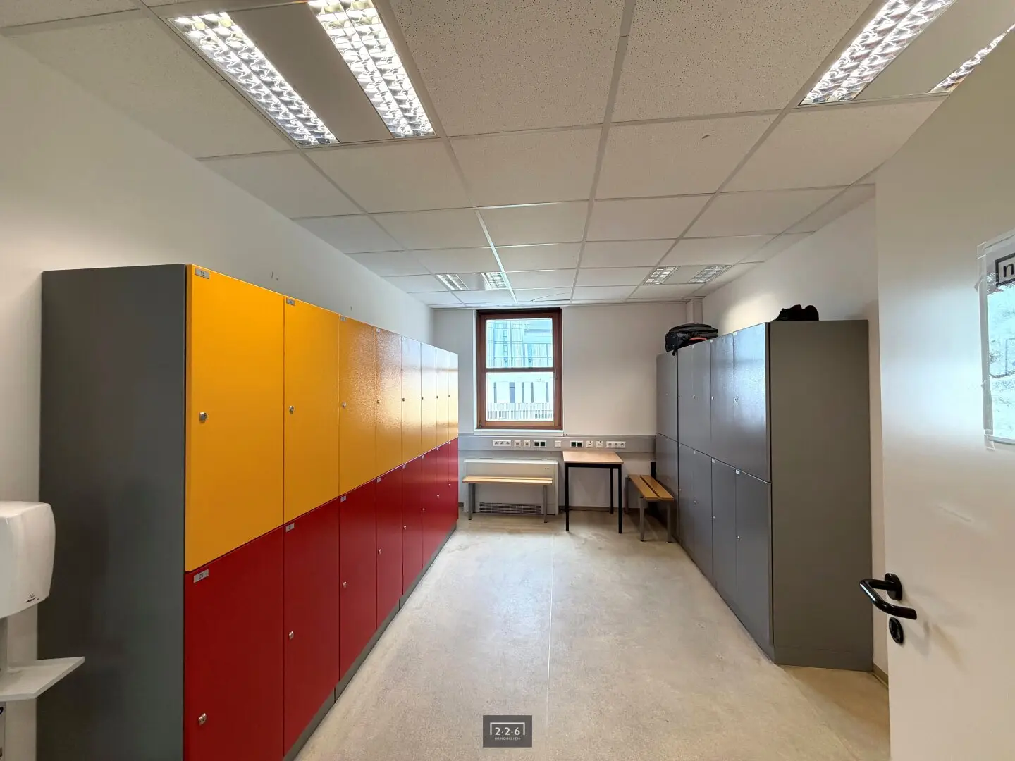 226 Real Estate: INNSBRUCK CENTER: Office space at Südtiroler Platz Main Station available for RENT beginning 2027