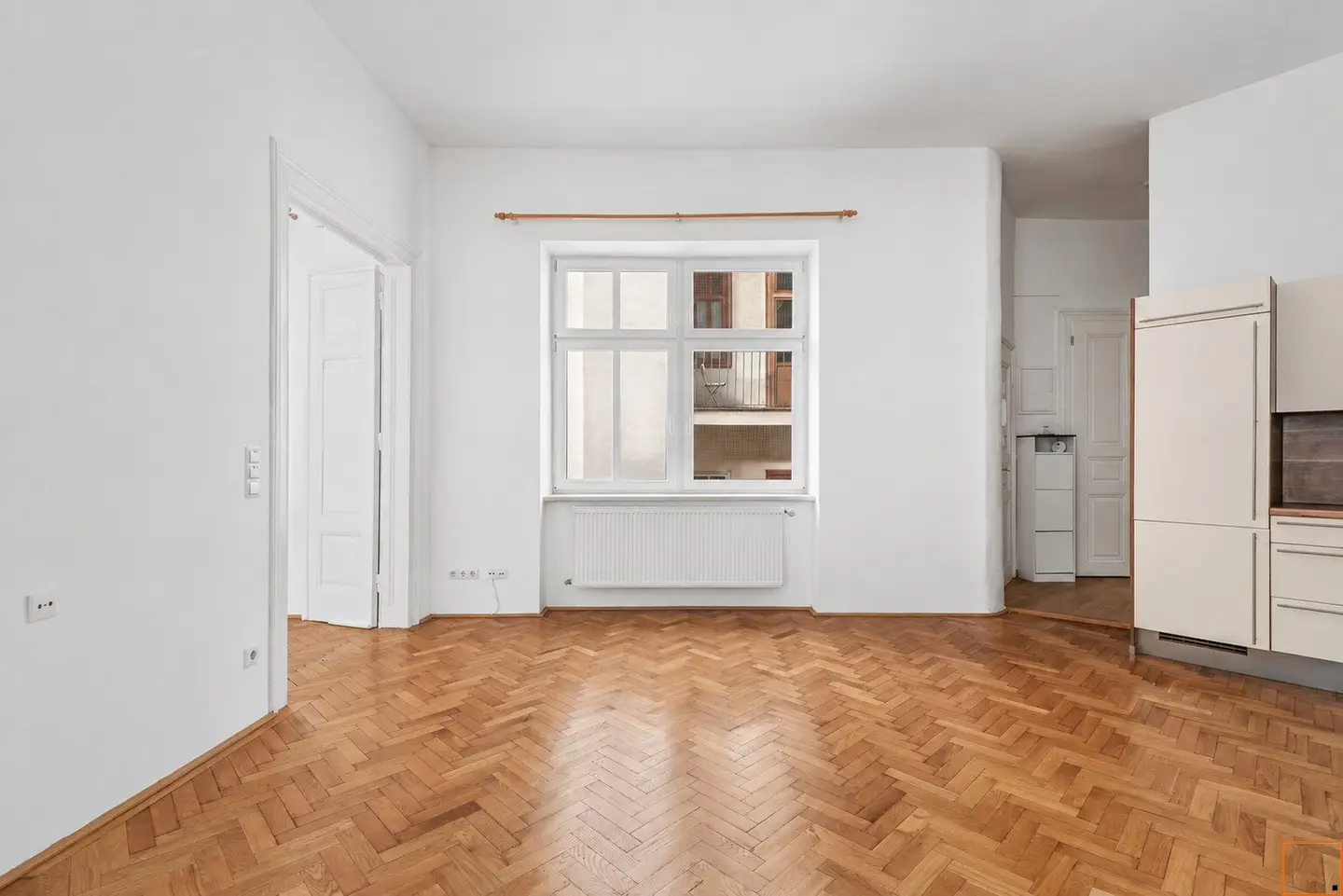 Old building apartment with great room layout in quiet courtyard location near Wien Mitte and the Music University