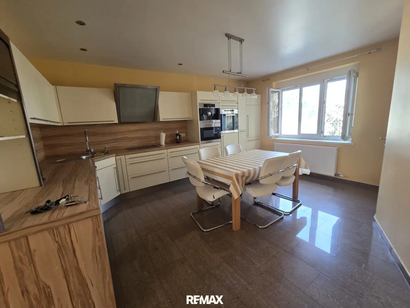 OPEN HOUSE - Furnished 2 Rooms