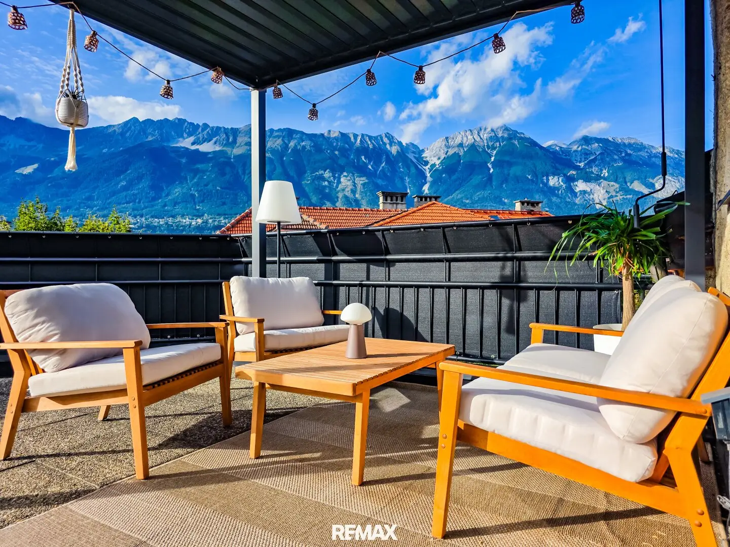Exclusive attic apartment in Pradl – Perfect for small families, couples &amp; singles who want to combine old building charm with state-of-the-art equipment