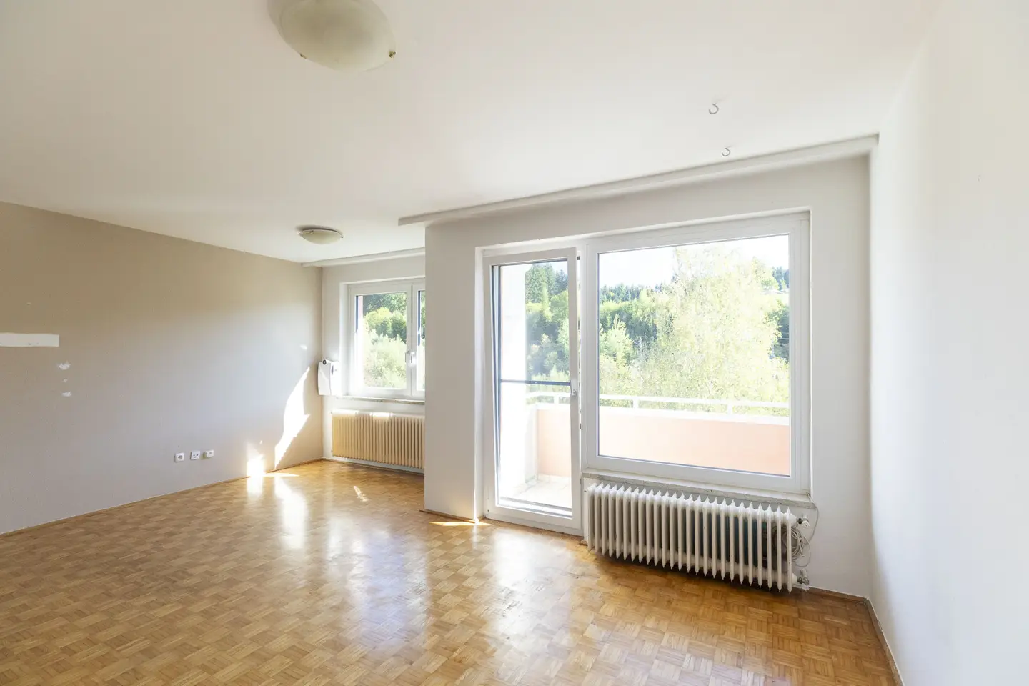 Gut geschnittene Wohnung mit Loggia und Blick ins Grüne