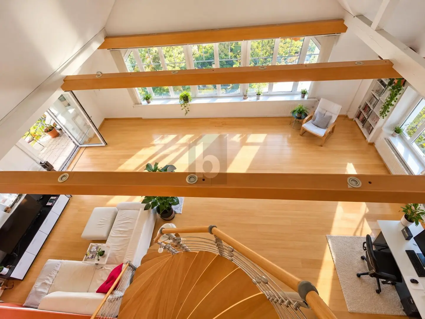 Großzügige Wohnung mit Garage und Gemeinschaftsgarten