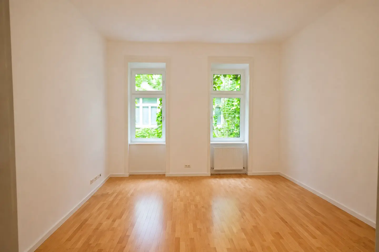 Old building charm in the 3rd District, classic living, modernly renovated