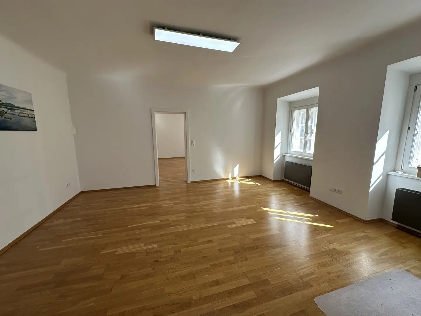 Spacious 2-room apartment directly at Franziskanerplatz