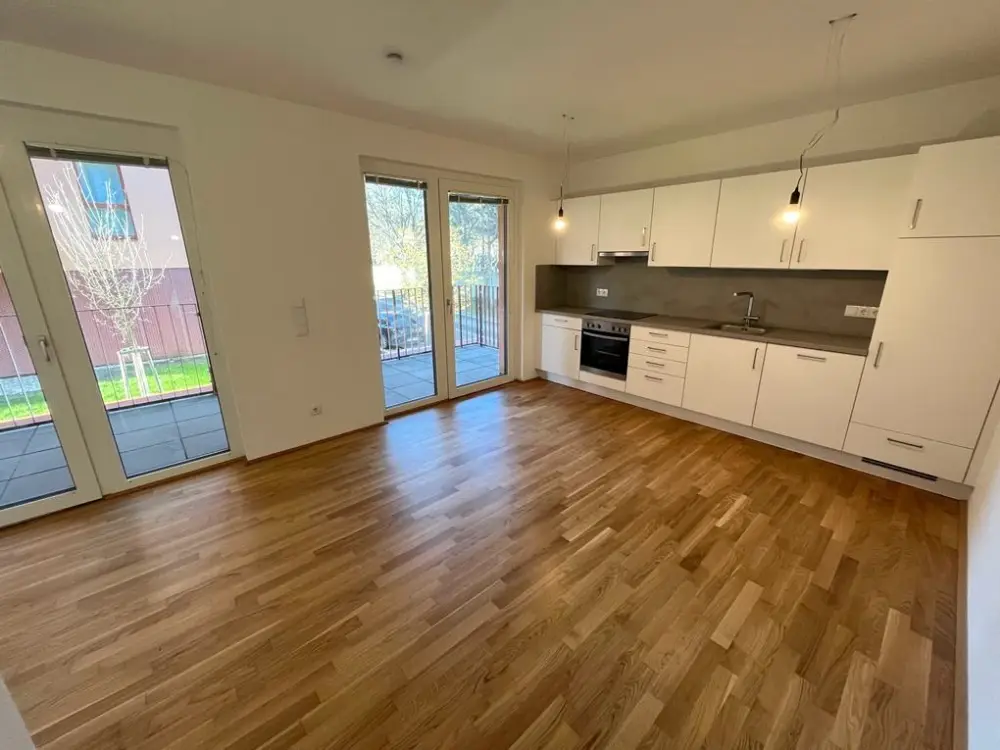 Apartment with large terrace and lift in a quiet location