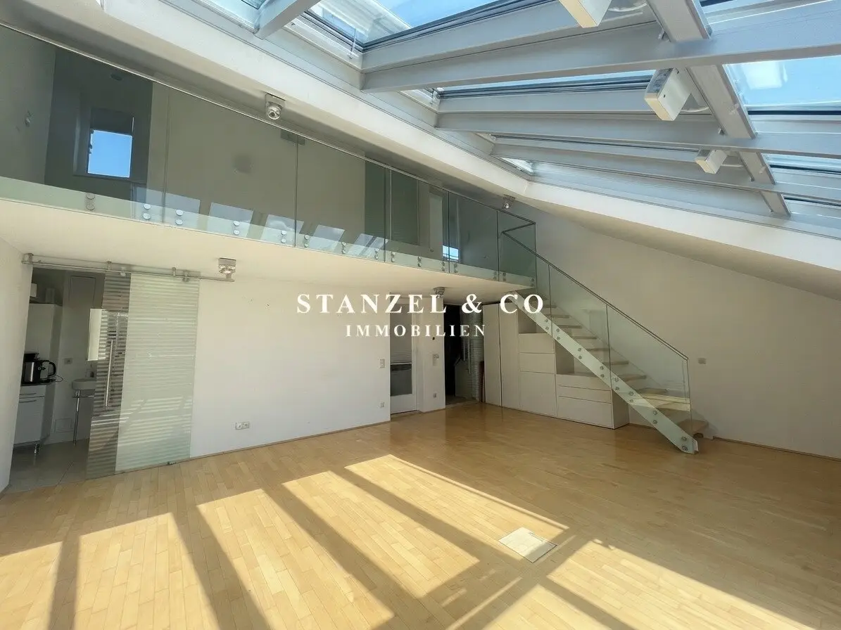 SONNIGES LOFT MIT HERRLICHER TERRASSE