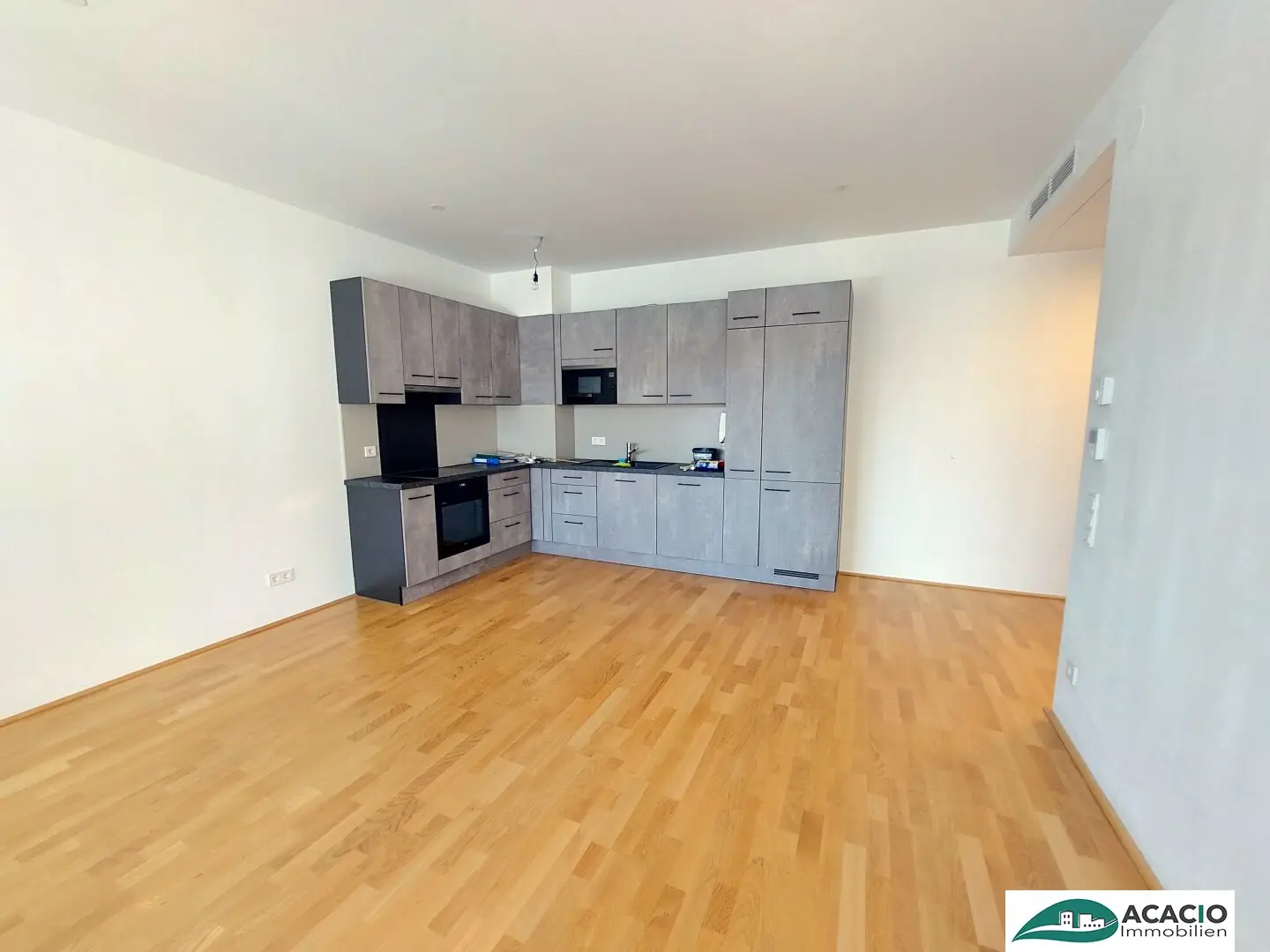 Well laid out 2-room apartment with large terrace in prime location Tulln central quiet location