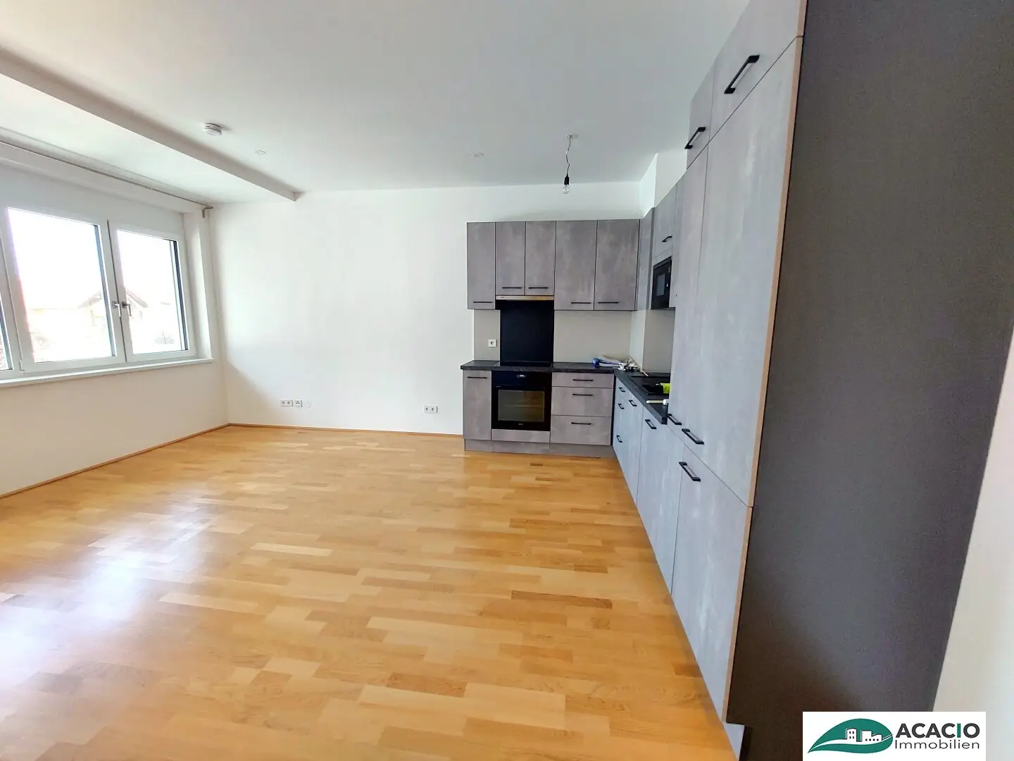Well laid out 2-room apartment with large terrace in prime location Tulln central quiet location