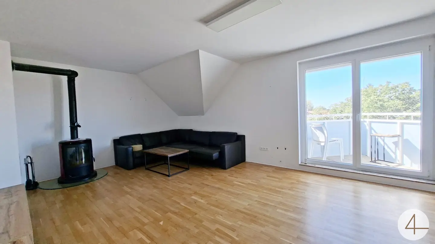Spacious 4-room apartment with car parking space Only approx. 5 km from Tulln