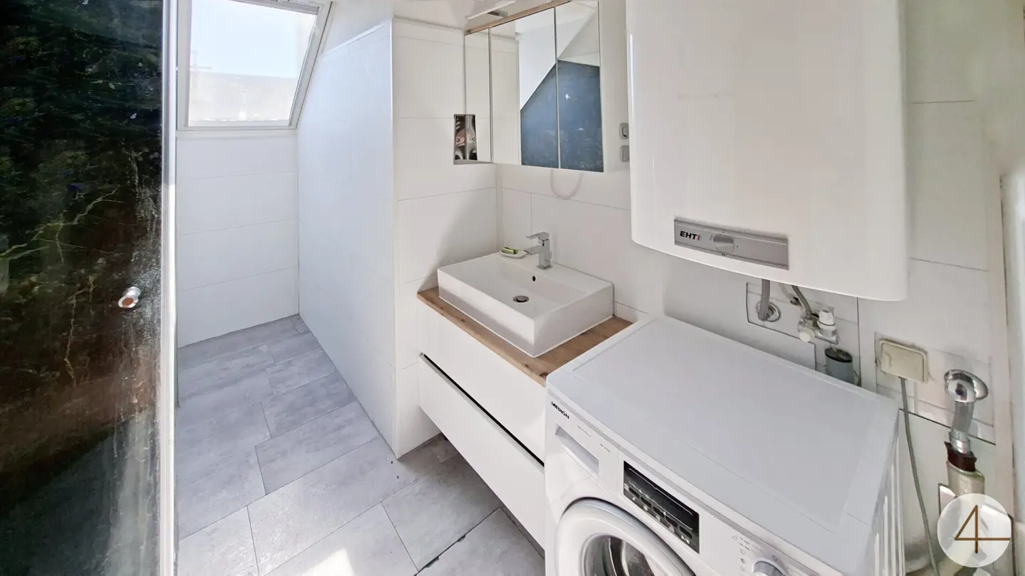 Spacious 4-room apartment with car parking space Only approx. 5 km from Tulln