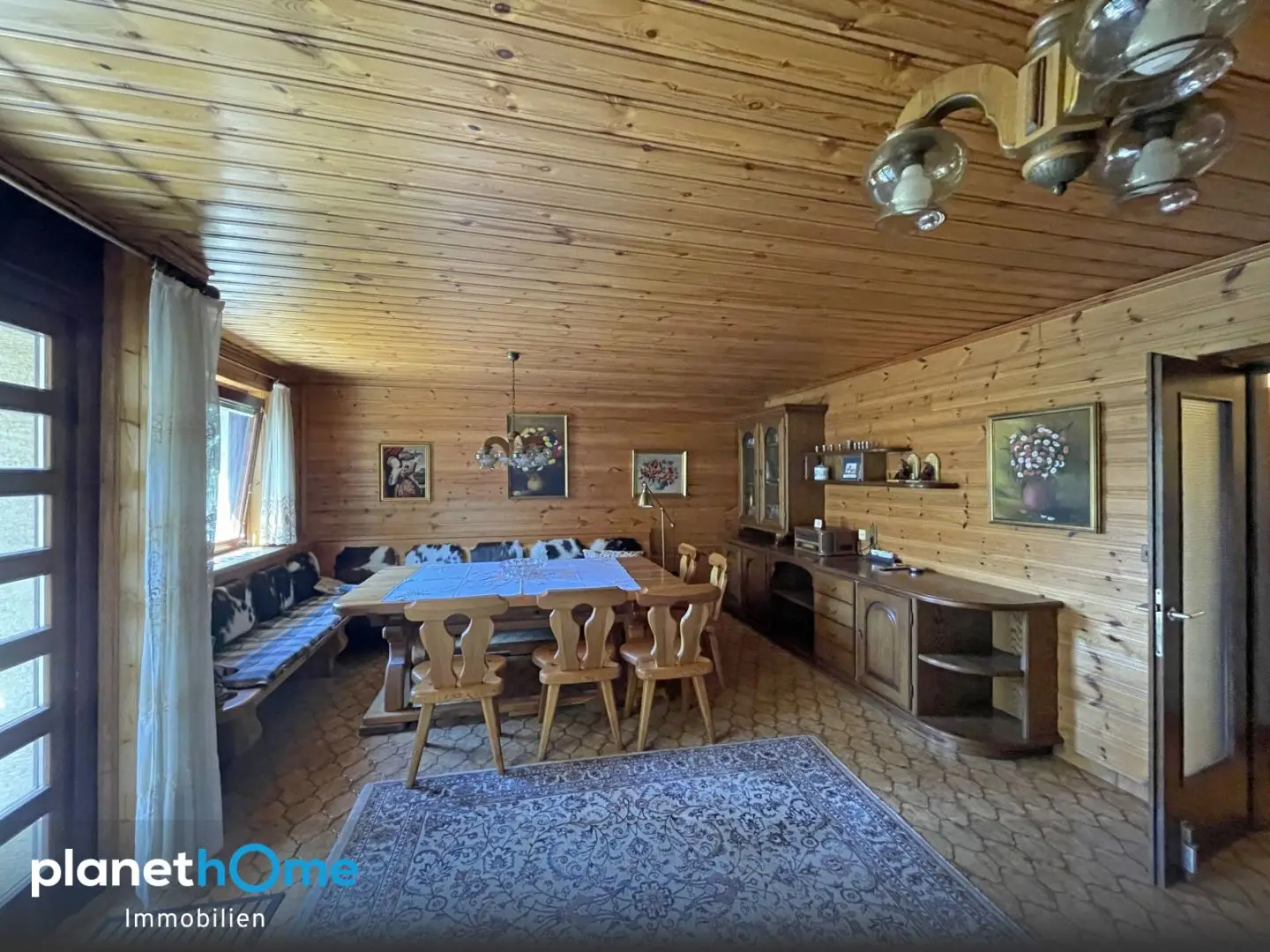 Family apartment with private garden and terrace near bathing pond
