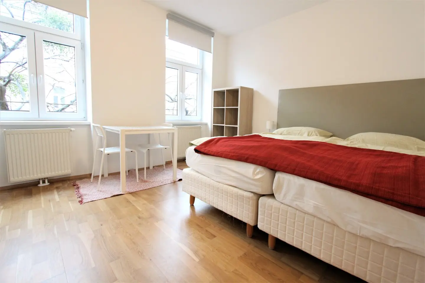 Short-term rental Sunny 1-room apartment in prime location