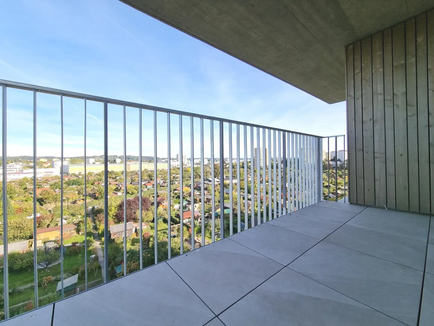 Nachhaltig gebaut lichtdurchflutete Wohnung mit Balkon