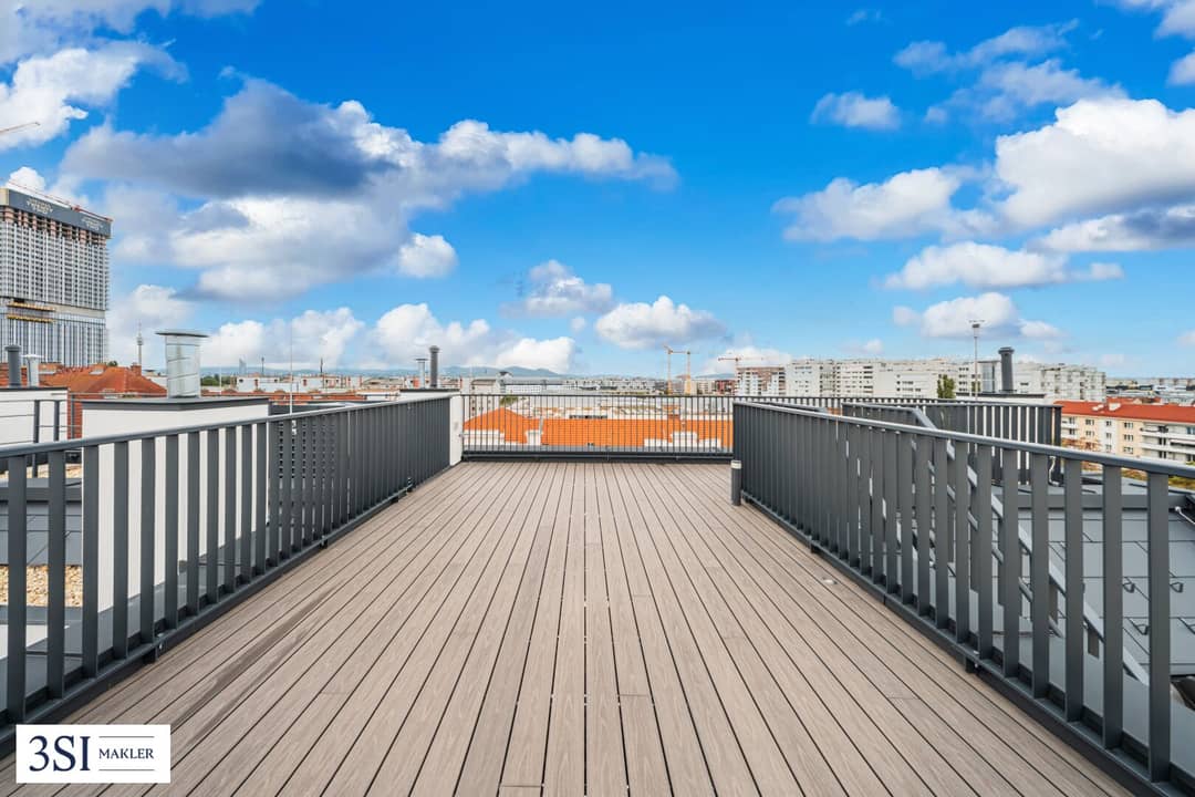 Penthouse with 360 degree rooftop terrace